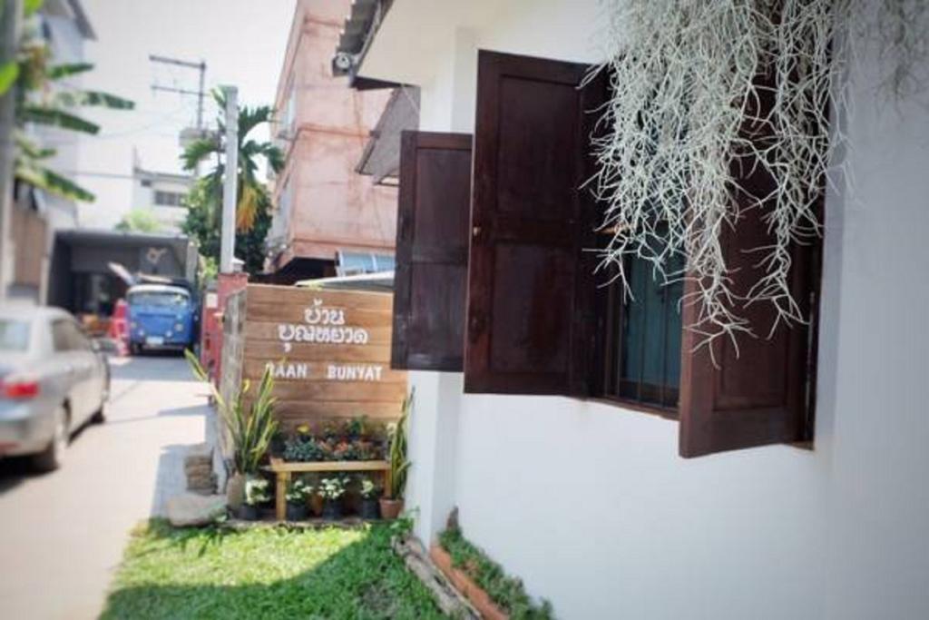 Baan Bunyat Hotel Chiang Mai Buitenkant foto