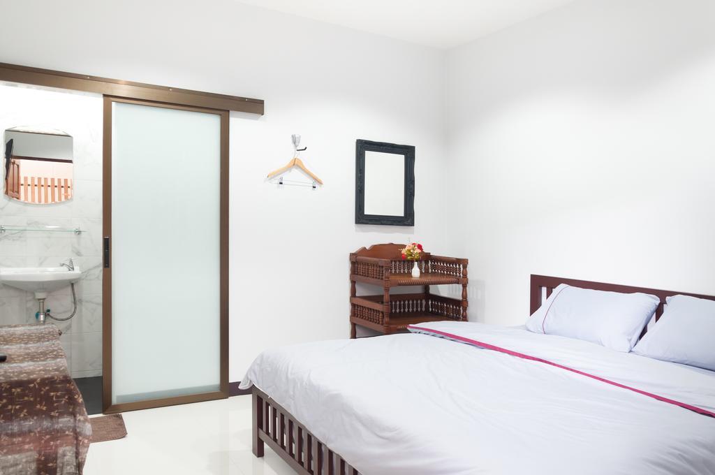 Baan Bunyat Hotel Chiang Mai Buitenkant foto
